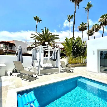 12 Luxury - Private Pool - Vila